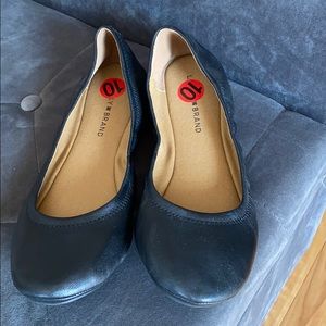 Black Lucky Brand flats. NWOT